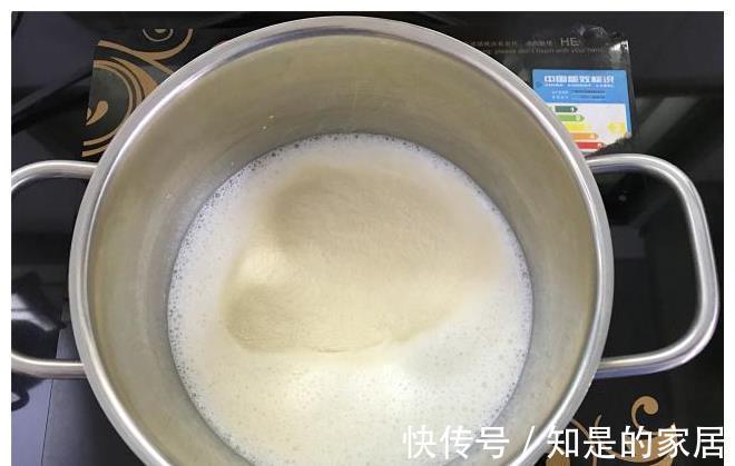 牛奶|不用烤箱不用蒸,教你做好吃的小甜品,香甜滑嫩,一口一个停不下