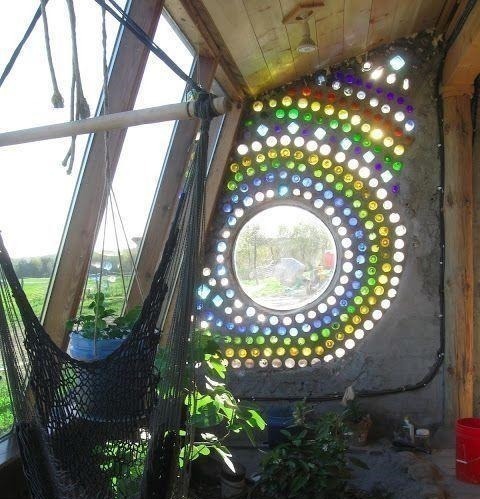 花坛|外国人的小脑瓜怎么想的,攒啤酒瓶砌花坛、盖房子,个个出乎意料!