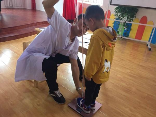 家长|别再给娃喝骨头汤了!儿科医生天然“增高剂”,每家都有