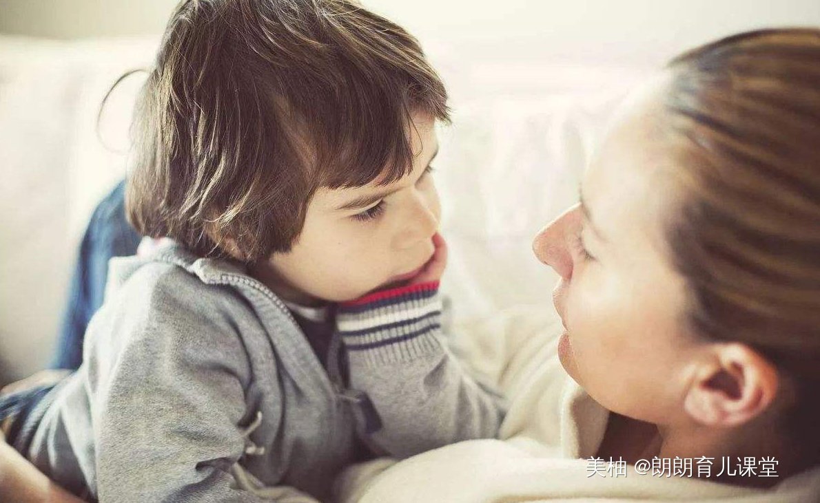 安全感|优秀的孩子,都是父母“陪”出来的,但请避开这3个错误的方式