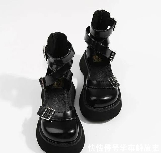 脚型 是时候穿凉鞋了!今年流行这几款,清凉显脚小!