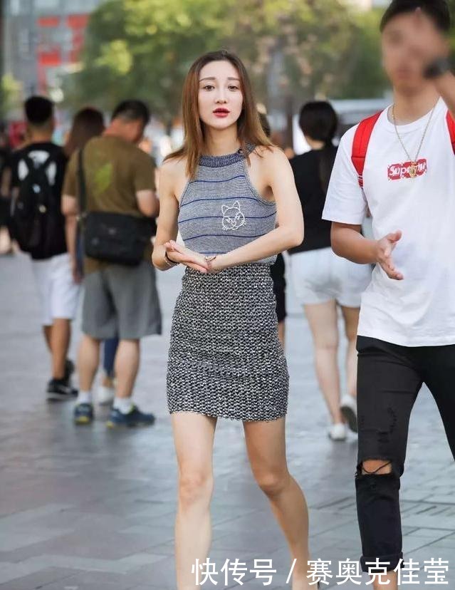 美女|清新的美女,靓丽迷人,鳞片裙穿出时尚之美