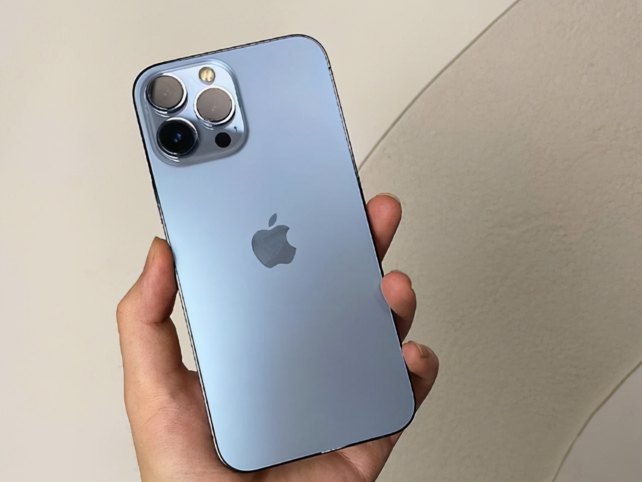 iphone13pro|选华为P50Pro还是iPhone13Pro？5个方面比出差距，看完就不纠结了