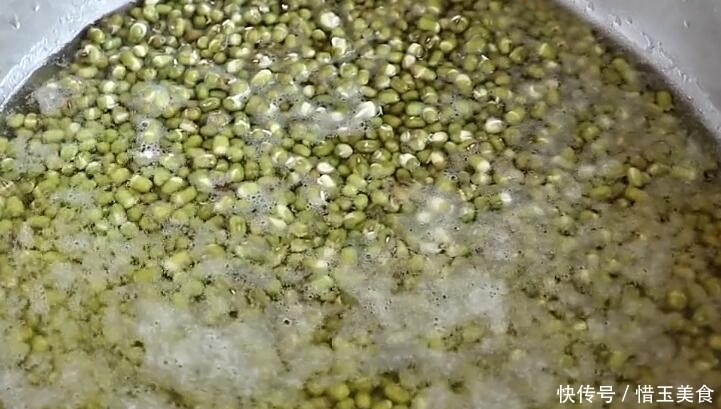 做法|想吃绿豆芽别再买,教你在家生,一碗绿豆生一大盆,做法超简单