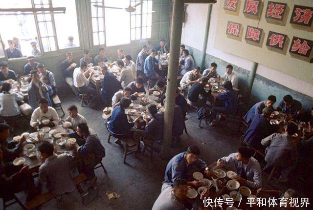 70年代“下馆子”和现在差距有多大顾客不是上帝,但比现在好