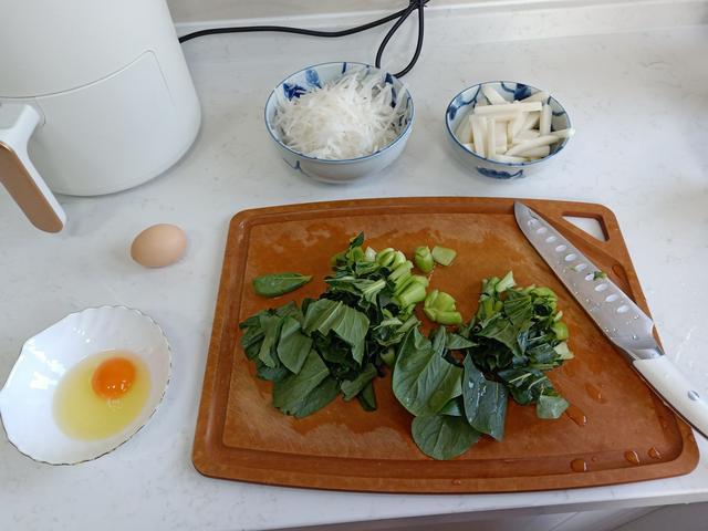 老两口的极简早餐，热乎乎的真好吃，营养也齐全，日子恬淡又美好