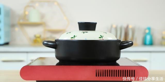 鸡汤|这几天降温了,炖上一锅红枣鸡汤,暖胃暖身更暖心