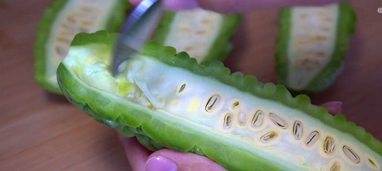 最近很火的苦瓜做法,饭店一份卖58,在家做成本不到5元,真解馋