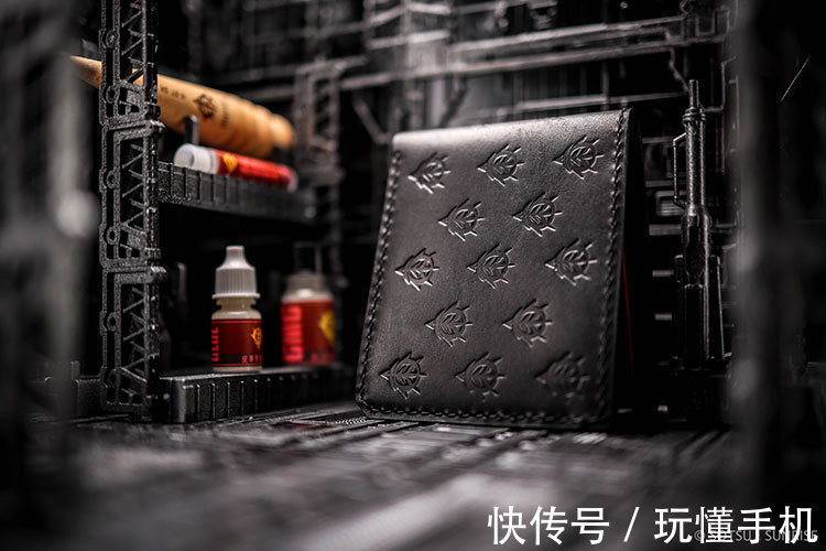 皮革 高达联名皮革产品:三大经典招牌机甲均亮相