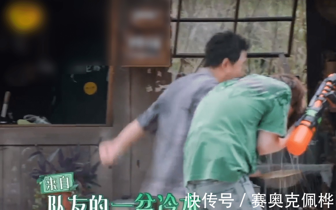 何炅|向往5下期玩泼水,张艺兴成“围攻对象”,黄渤的做法展现真感情