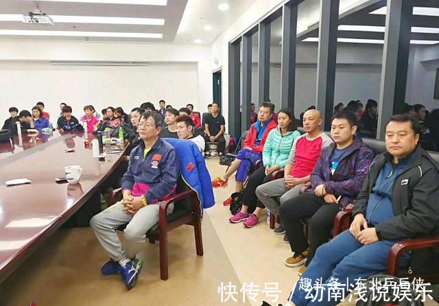 冯天薇|吴敬平现身日本T联赛,执教时引来日乒围观,表示:拒绝加入日乒