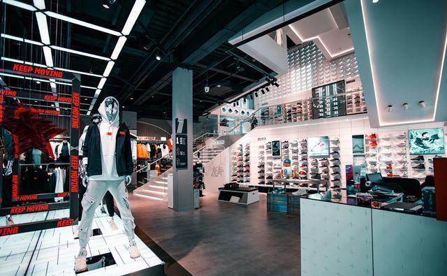 安踏|安踏官宣王一博任全球首席代言人,冬奥国旗款燃起国货热潮