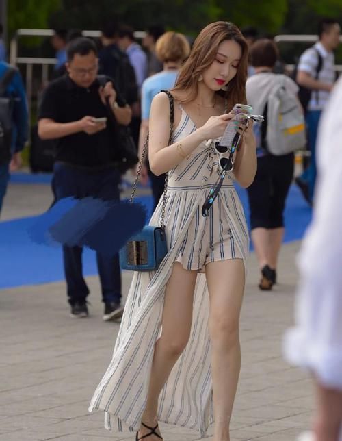 美女就是穿块窗帘布都好看,高级感学不来