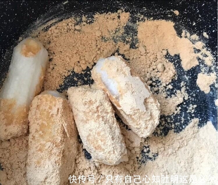 教你在家做“红糖糍粑”，女孩子在享受美食的同时，还能保养自己