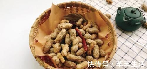煮花生时，不要只用盐水，学会4点，煮好的花生又香又入味