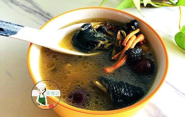 虫草花乌鸡|冷天,此肉女人要多吃,比牛肉羊肉强,煮汤鲜甜营养,冬天不怕冷