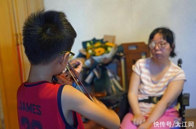 轮椅|“瘫痪”医生5年服务4000余患者