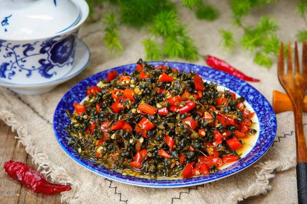 腌韭花酱，只放盐还不够，多放1样水果，更香更浓郁，存放时间久