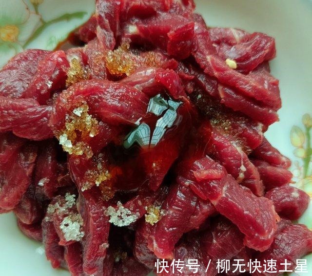 红椒炒牛肉丝！