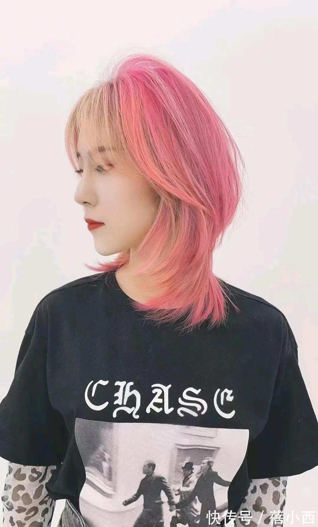 烟灰蓝 秋季流行什么样的发型?女生剪干净利落的小短发,耐看指数五颗星