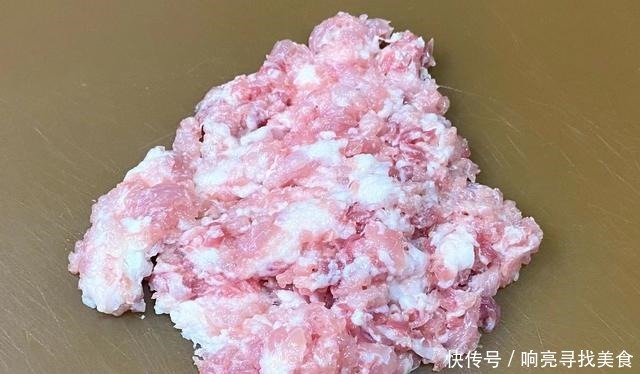 夏天到了,多给家人吃这道蒸菜,清爽开胃又解暑,营养好吃不上火!