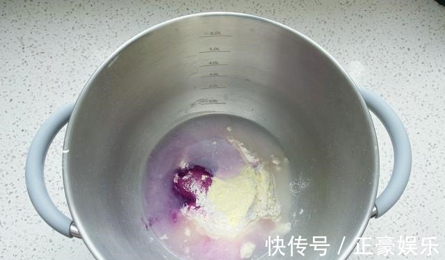 夏天蒸馒头就用这方法，半小时就上桌，蓬松柔软奶香味十足