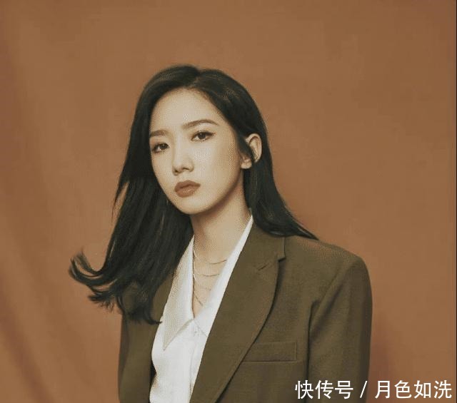 还在穿男友风西装,早就已经过时了,现在流行绅士风西装