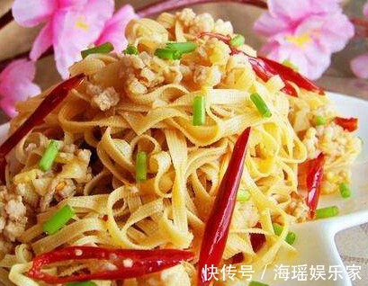 骨质疏松|农家饭桌上的营养菜,能促进孩子骨骼生长,两块钱就能炒一大盘