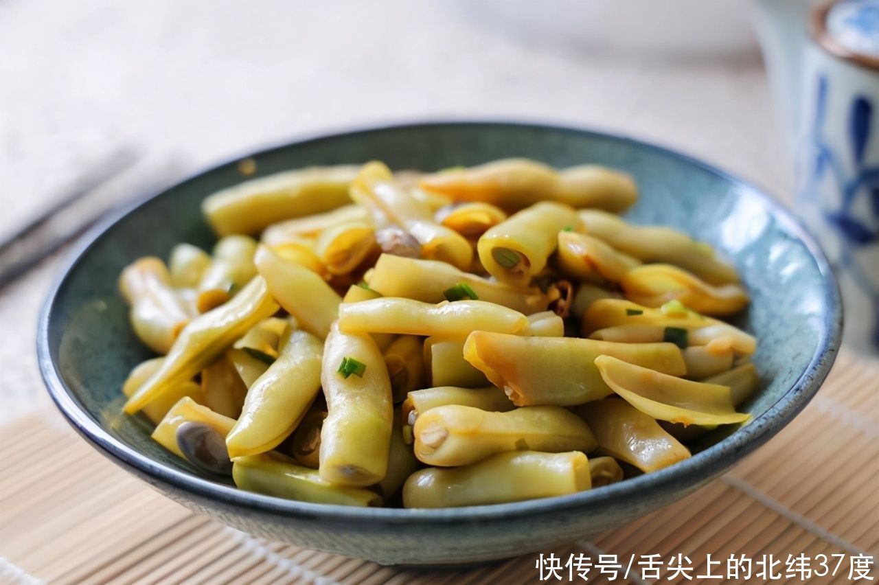 下酒|秋天不能错过这道素菜,简单一拌,下酒又下饭,爽口更开胃,香