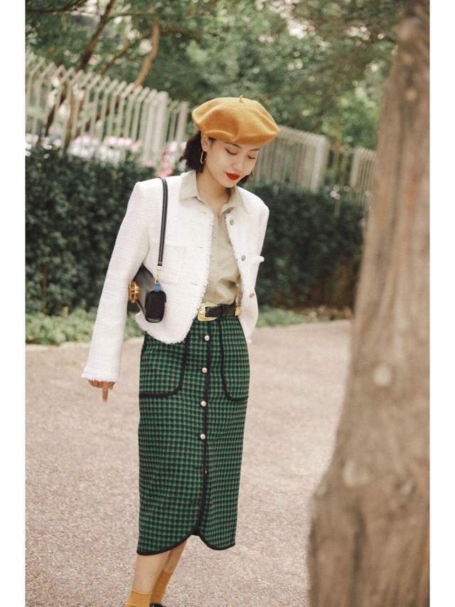小个子|法式复古怎么穿?小香风外套+绿色格子半身裙,复古又有气质