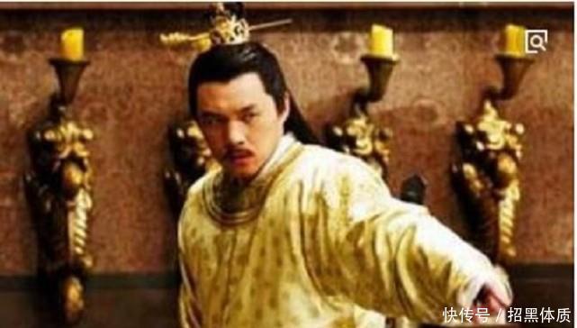 乞丐|皇帝收乞丐做义子,乞丐为报恩世代镇守边陲,皇帝直言儿子没白认