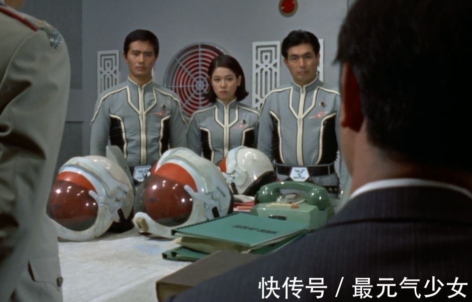 宇宙人|赛文奥特曼识破了宇宙人的阴谋,可却惨被关禁闭!