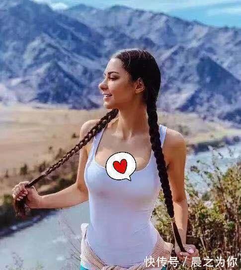 深蹲|俄罗斯姑娘酷爱深蹲训练，曲线迷人，长相酷似Angelababy