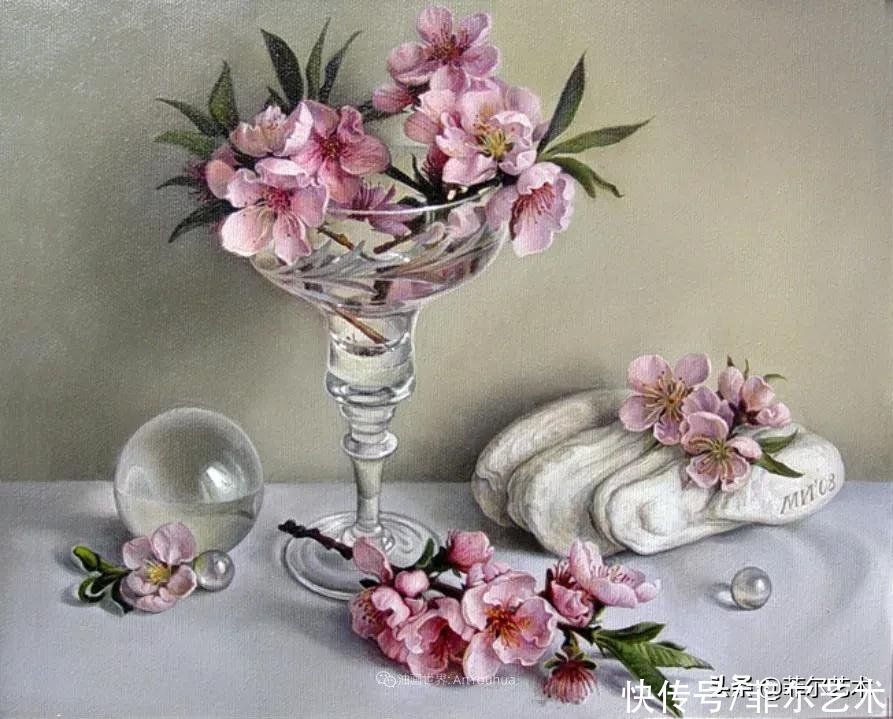 肖像@女画家玛丽亚·伊利耶娃画笔下的美丽多彩的女性肖像和精美的花朵