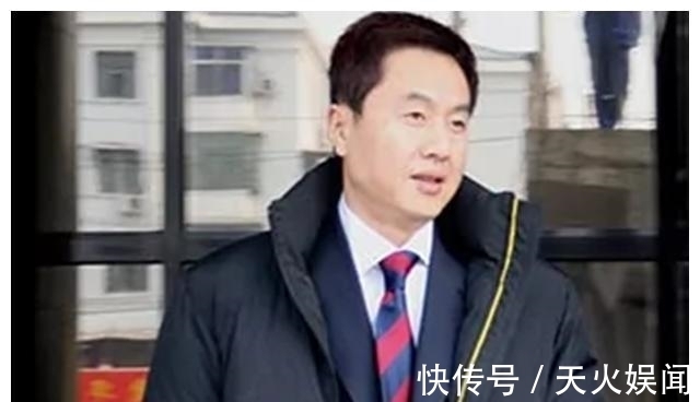 中国乒乓球|女乒教练施之皓,开除世界冠军郭跃引争议,娶小22岁弟子重回上
