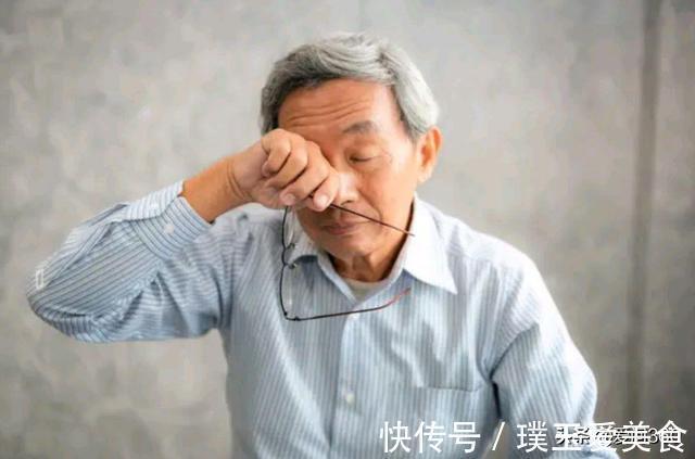 衰老|加速男性衰老的几个行为，烟并不是第一，榜首是哪个？