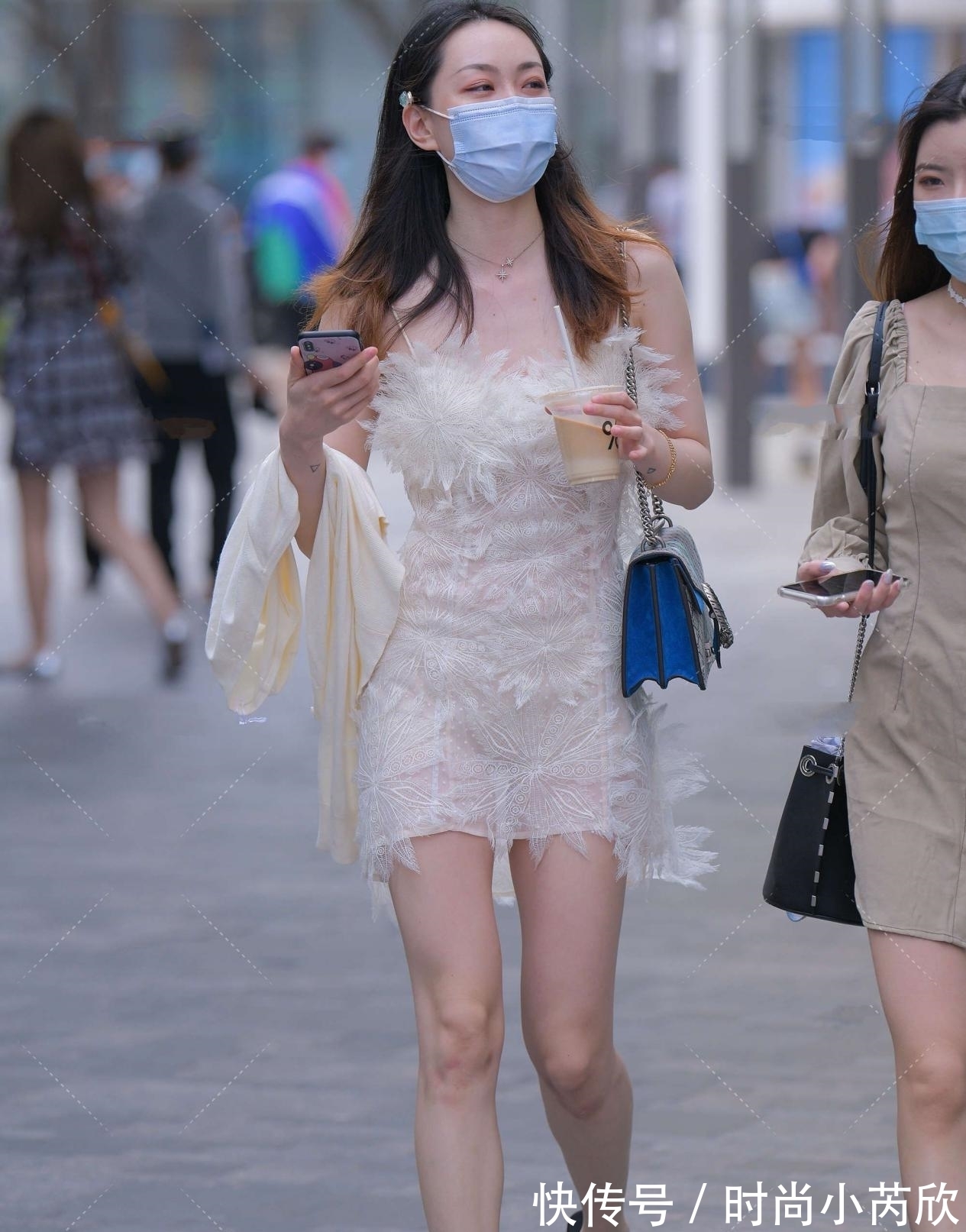 裙子 白色羽毛裙,修身立体的剪裁,更显大气,羽毛装饰,仙气十足