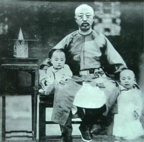 多尔衮|清朝最特殊官职,权力大过皇帝,296年来仅2人任职,和珅都没资格