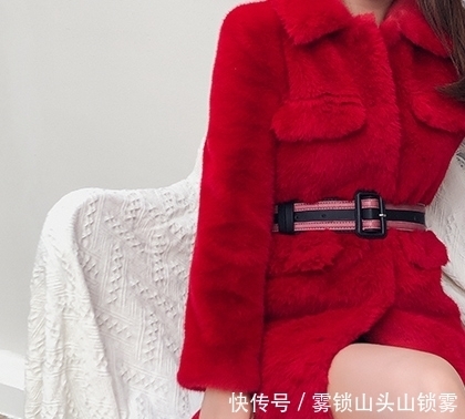 建议|建议大家:大衣下面别穿小脚裤,显矮!瞧她这样穿,小个子也显高