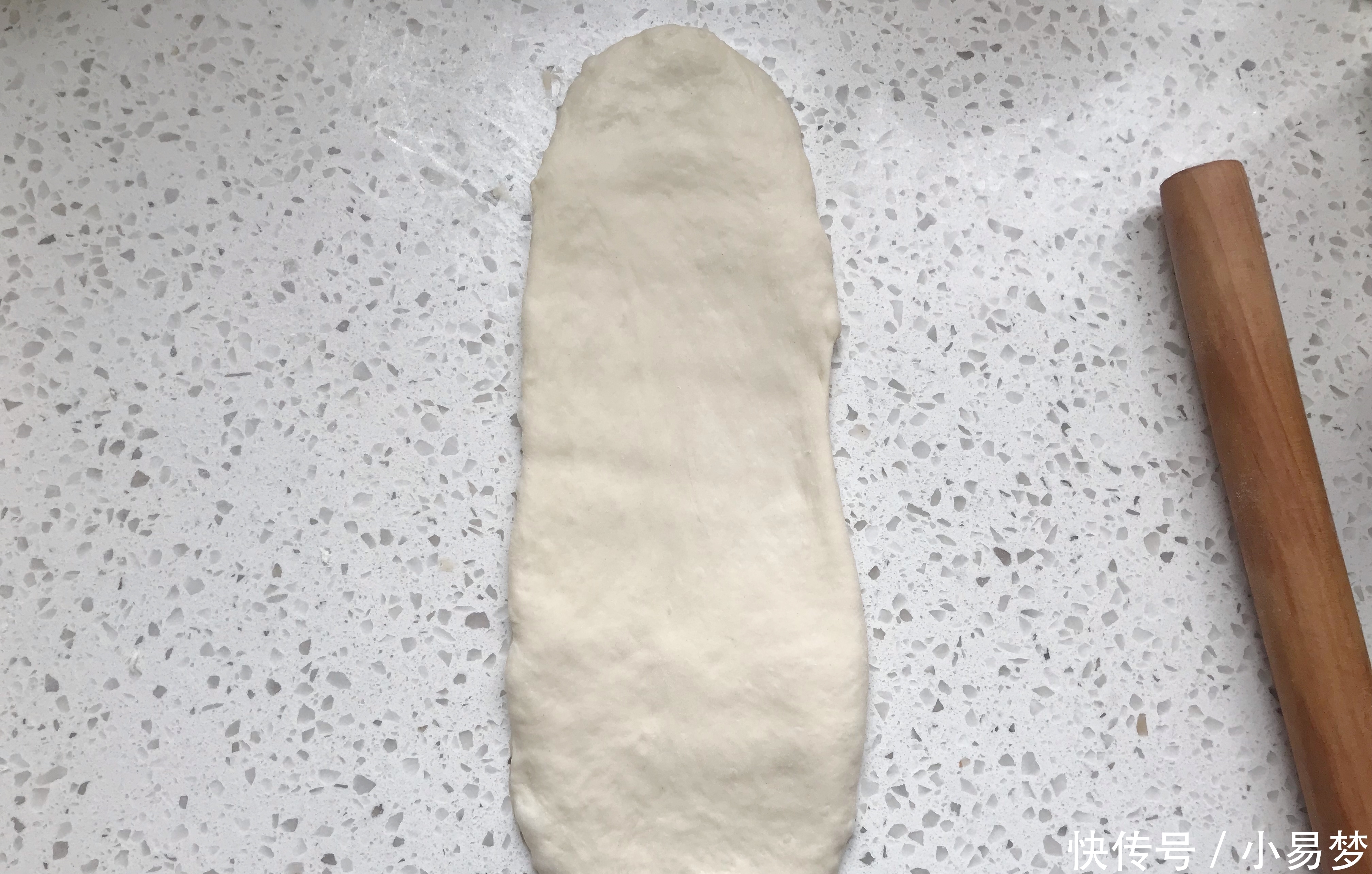 面粉别再蒸馒头了做成它,细腻柔软又拉丝,比馒头筋道比包子香