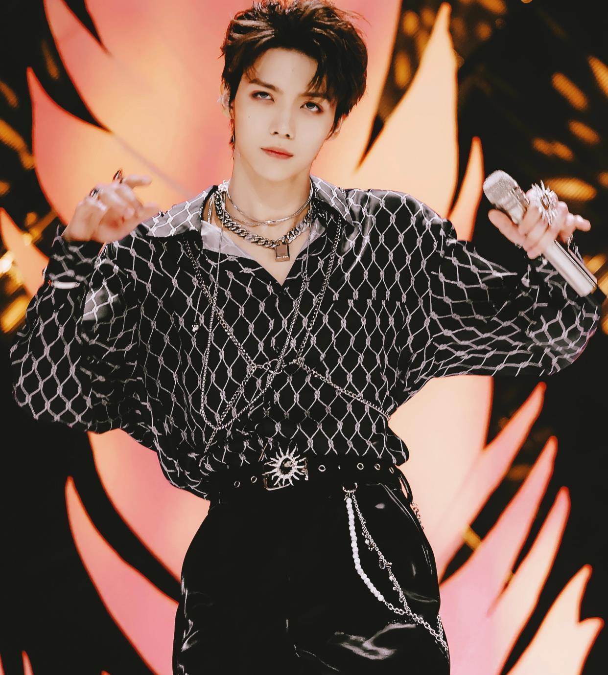 青3余景天、罗一舟对决了个寂寞,四位导师都选赵瑾尧为最优选手