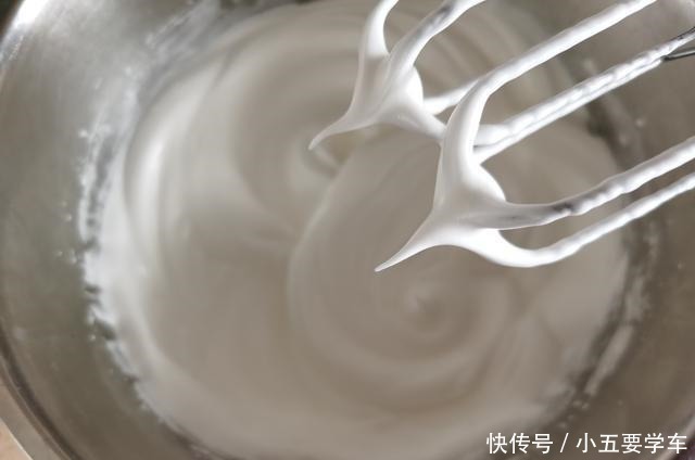 戚风蛋糕|做了不下100次的蛋糕，配方实用靠谱，甜而不腻比买的好吃！
