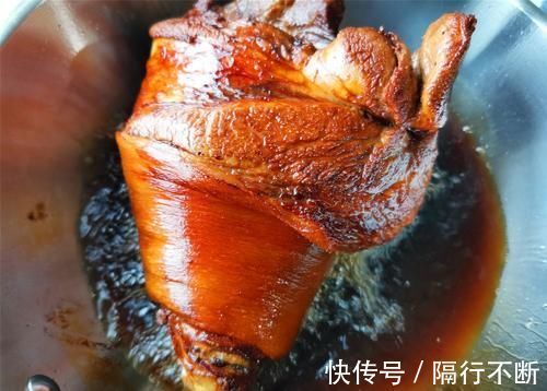 压轴|今天一道年夜饭必备压轴硬菜，寓意，吉祥富贵，肘子做之前，年夜饭的肘子怎样做好吃