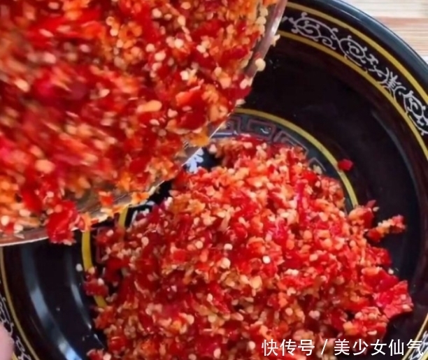 辣椒酱|每年秋天,妈妈会用这辣椒做辣椒酱,越辣越香,辣到爽为止