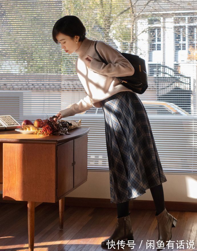 穿搭|女人50岁后别穿这3种鞋了,不好搭配还显廉价,换成另外3种更时髦