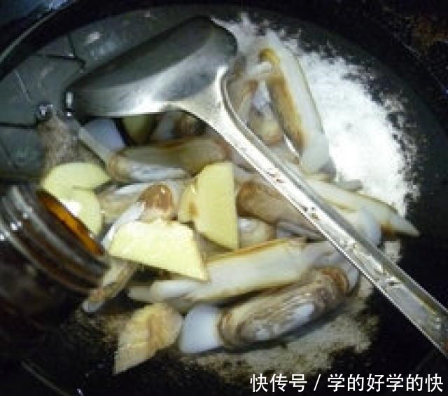 锅煎蛏子，鲜嫩可口，一盘子都不够吃