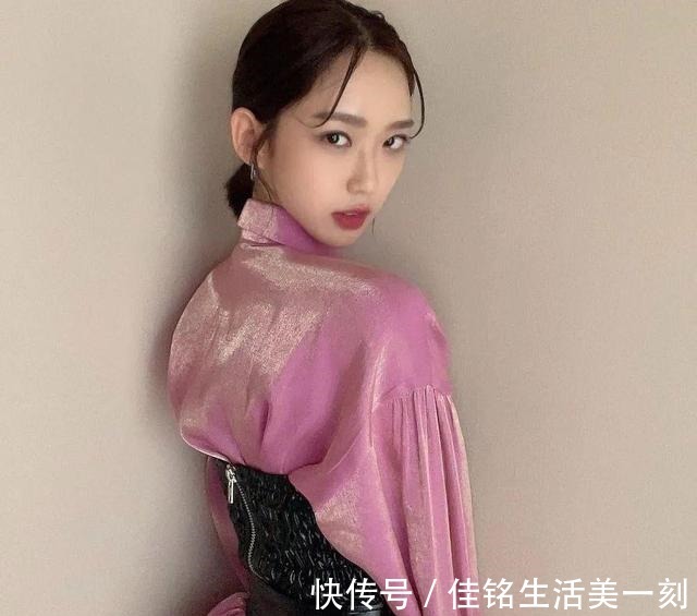 cr 适合亚洲女孩的韩式穿搭，早秋这么穿，洋气又时髦！