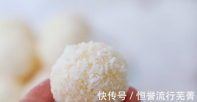 嘴馋的朋友看过来,用椰蓉做成的小吃,软糯香甜!