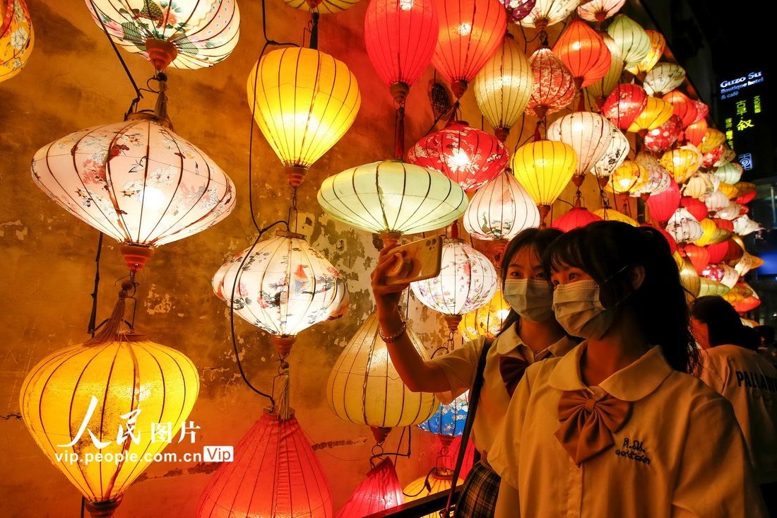 黄山市|多彩花灯迎中秋