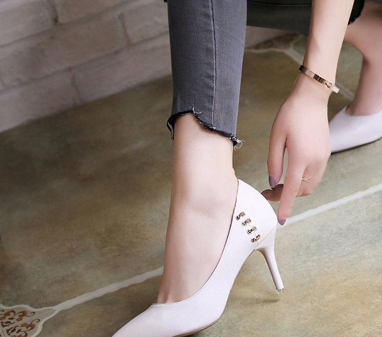 秋季 一双得体的高跟鞋搞定各种正式场合,提升气质